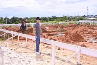 Prefeito David Almeida assina projeto de lei para criação da fundação do autismo com capacidade para 10 mil atendimentos e estrutura modelo no Norte