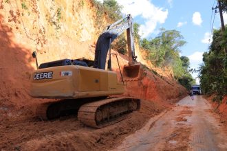 Prefeitura de Manaus garante resposta imediata e restabelece tráfego após desmoronamento na comunidade Itaporanga