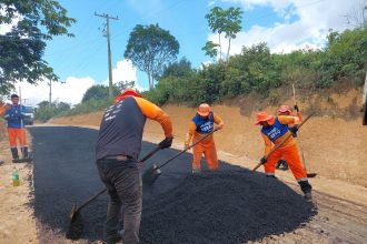 Prefeitura de Manaus realiza pavimentação no ramal da Vitória e transforma mobilidade na zona rural