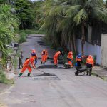 Prefeitura de Manaus recupera via no bairro Flores e melhora mobilidade e segurança na zona Centro-Sul