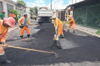 Prefeitura de Manaus reforça pavimentação e melhora circulação no bairro Cidade Nova