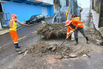 Prefeitura de Manaus intensifica limpeza urbana e protege sistemas de drenagem contra alagamentos