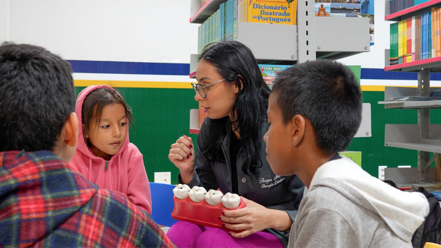 Prefeitura leva atendimentos odontológicos a escola da zona Leste no Dia ‘B’ da Saúde Bucal