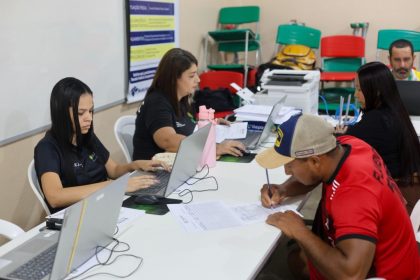 Sejusc atende população de Rio Preto da Eva com serviços de cidadania