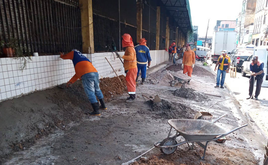 Prefeitura requalifica calçada na Manaus Moderna e fortalece mobilidade no Centro Histórico