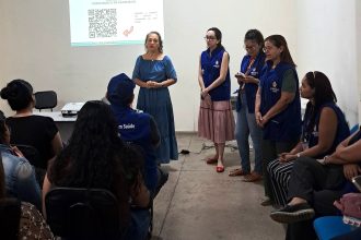 Médicos, enfermeiros e fisioterapeutas da rede municipal de saúde participam de curso sobre hanseníase