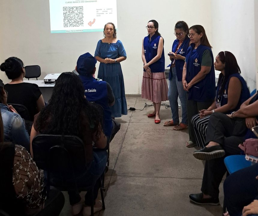 Médicos, enfermeiros e fisioterapeutas da rede municipal de saúde participam de curso sobre hanseníase