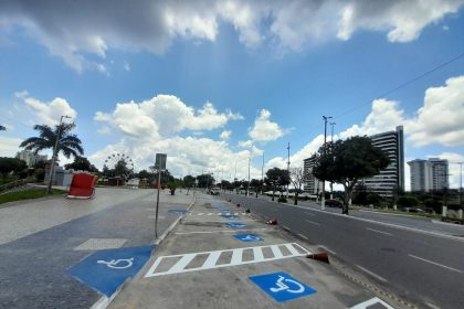Prefeitura implanta sinalização viária em ruas de Manaus para ampliar segurança e acessibilidade no trânsito