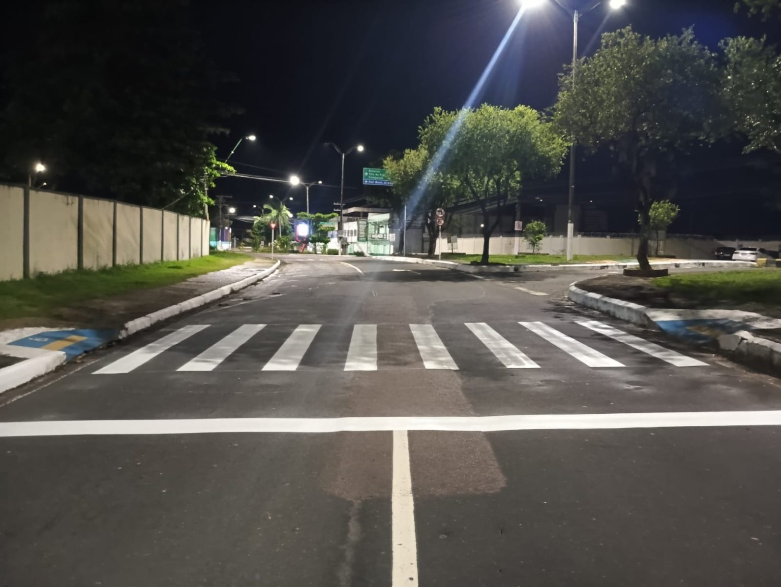 Prefeitura de Manaus avança na sinalização viária em diversos pontos da cidade