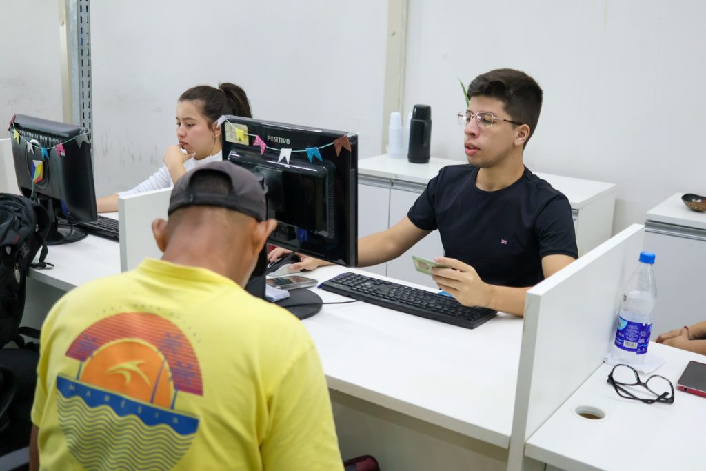 Sine Amazonas divulga 315 vagas de emprego para esta sexta-feira