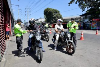 Operação de trânsito retira 28 motocicletas irregulares das ruas da cidade