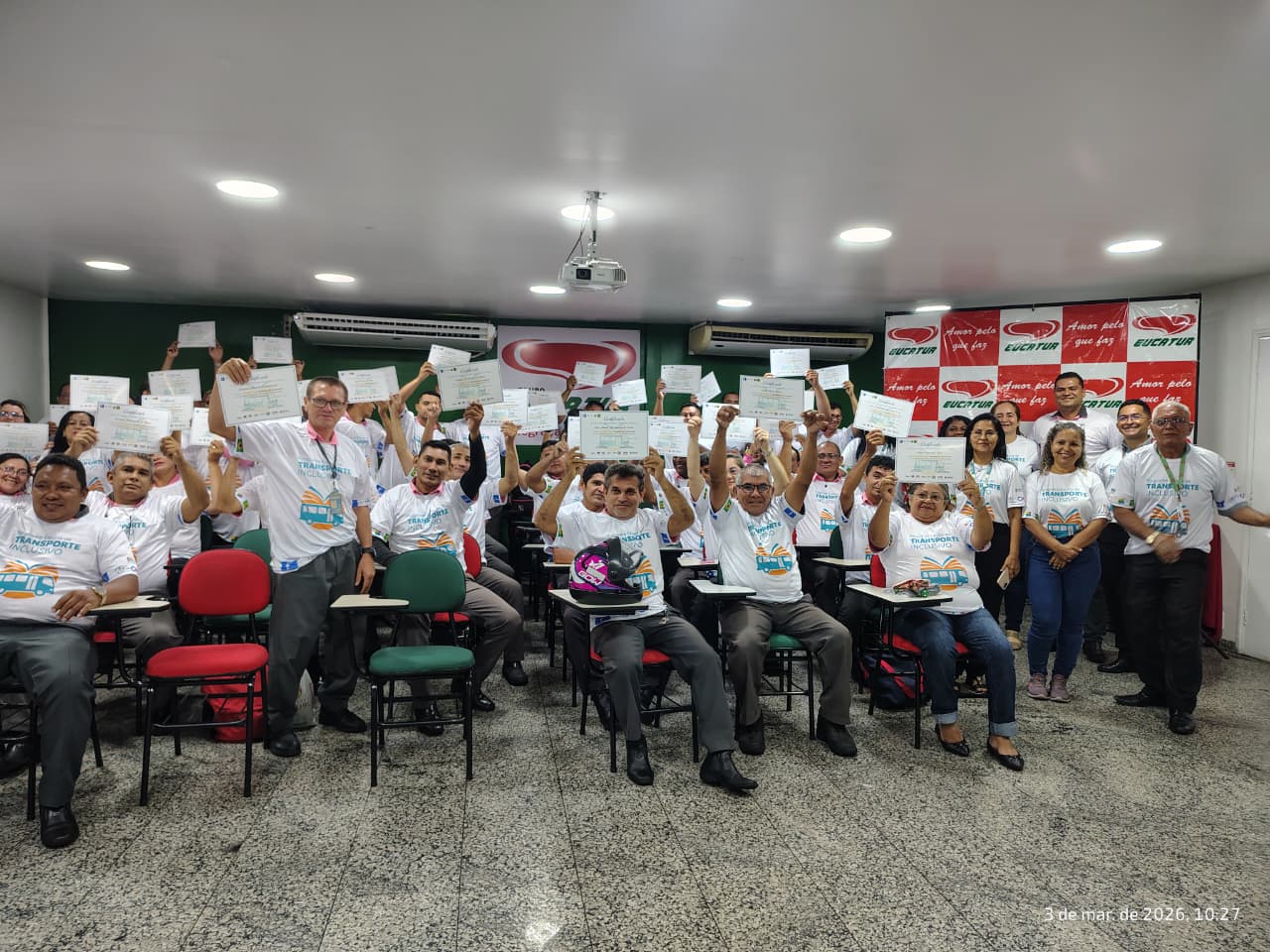 Motoristas de transporte público vivenciam as dificuldades enfrentadas por PcDs em curso de capacitação realizado pela prefeitura