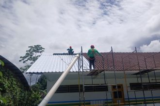 Prefeitura de Manaus vai substituir telhados de 70 unidades da rede municipal até o fim de março