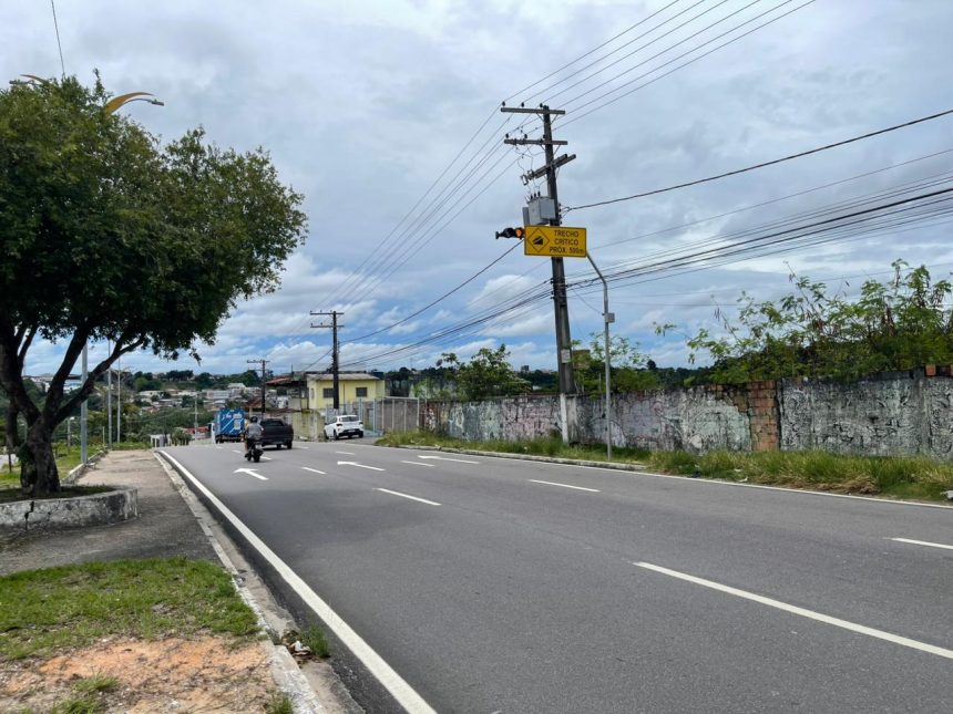 Prefeitura de Manaus intensifica ações de segurança viária em ponto crítico da avenida Noel Nutels
