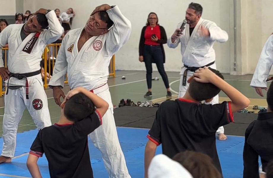 Prefeitura de Manaus realiza aula inaugural do projeto ‘Aprender Lutando’ no Cime Lúcia Almeida