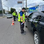 Prefeitura retira veículos que realizavam transporte irregular das ruas de Manaus
