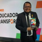Diretor de escola da Prefeitura de Manaus vence etapa estadual do Prêmio Educador Transformador com projeto de escuta e inclusão na EJA