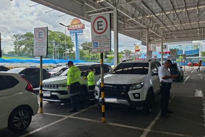 Prefeitura de Manaus autua 30 veículos por uso irregular de vagas especiais