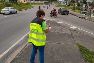 Prefeitura promove pesquisa de veículos na avenida das Torres para aprimorar travessia de pedestres