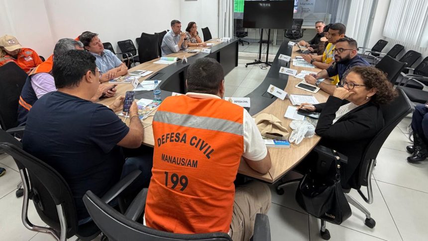 Prefeitura de Manaus registra 49 ocorrências durante chuvas e mantém sala de situação ativa para resposta emergencial