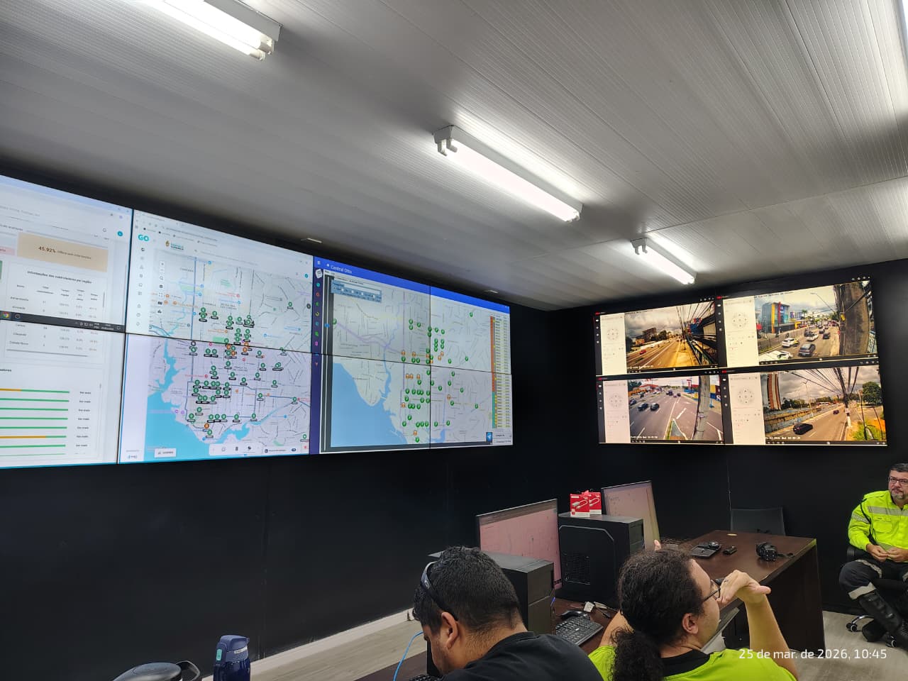 Prefeitura de Manaus reforça uso de tecnologia para monitoramento do trânsito com capacitação de agentes