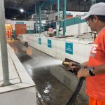 Prefeitura de Manaus realiza lavagem de feiras abastecedoras em preparação para a Semana Santa