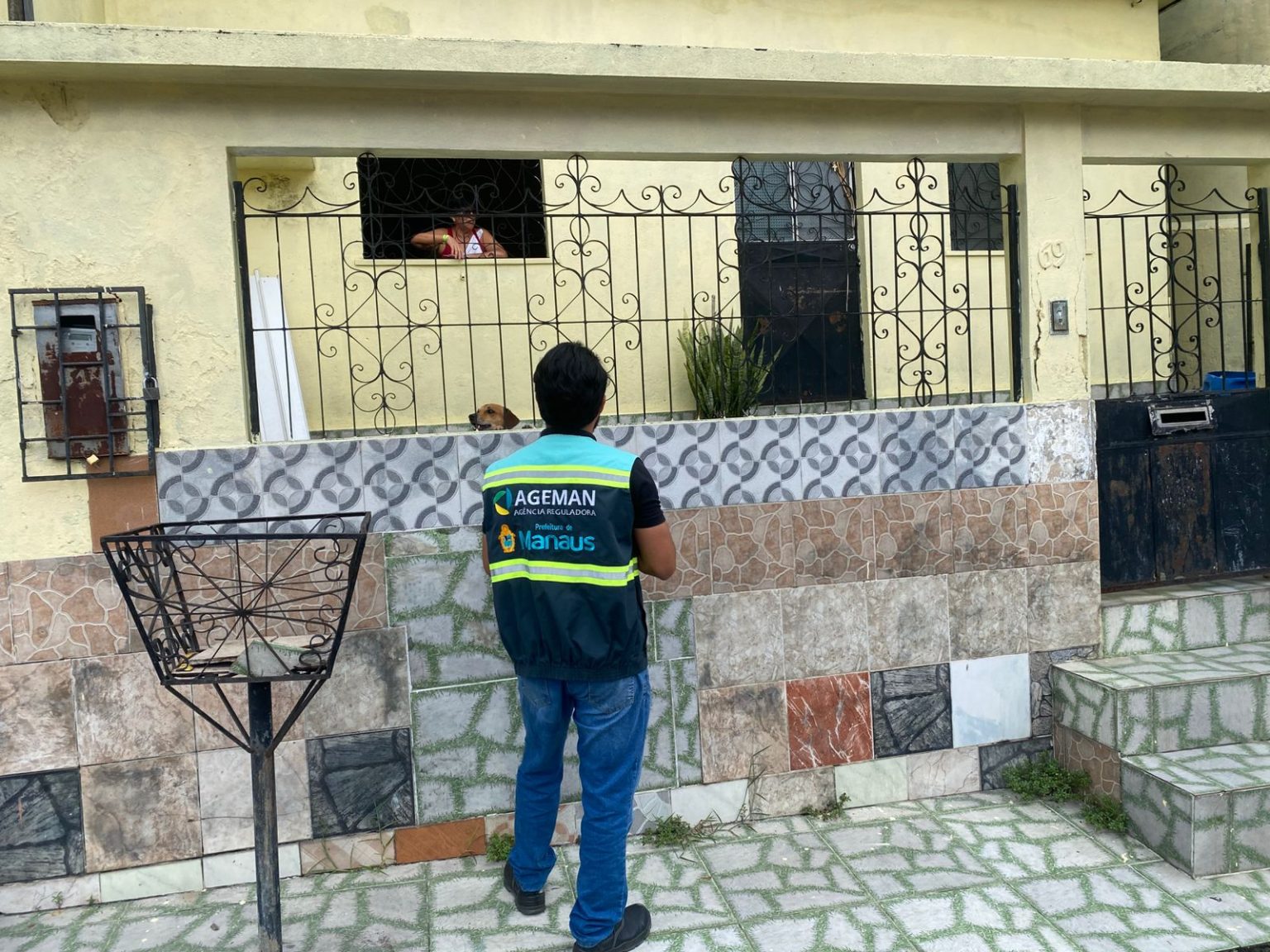 Após intervenção da Ageman, moradores do bairro Coroado voltam a ter abastecimento regular de água