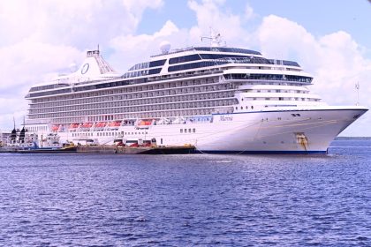 Cruzeiro MS Marina chega ao porto de Manaus e fortalece economia local