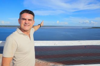 Prefeito David Almeida promove encontro com a imprensa para visita técnica à obra inédita do parque Encontro das Águas Rosa Almeida