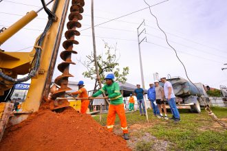 Prefeito David Almeida fiscaliza avanço dos serviços do quarto complexo viário de sua gestão e obra estratégica de mobilidade