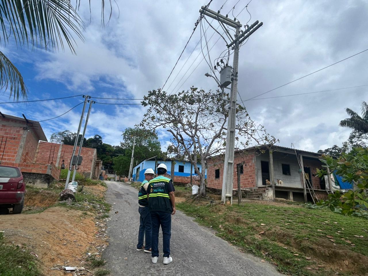 Bairro Nova Cidade recebe reforço na iluminação pública com instalação de luminárias de LED na comunidade Raio do Sol