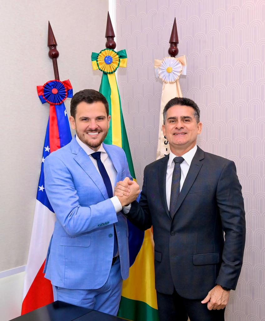 David Almeida cumpre transmissão de cargo para Renato Junior e consolida o ato de transição na Prefeitura de Manaus