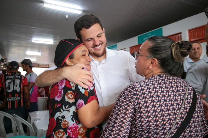 Prefeito Renato Junior realiza primeiro ato da gestão próximo ao povo no mercado municipal Adolpho Lisboa e visita feiras do Centro