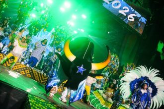 Lançamento Parintins 2026: Festa no Bumbódromo reúne mais de 20 mil pessoas e antecipa espetáculo de junho