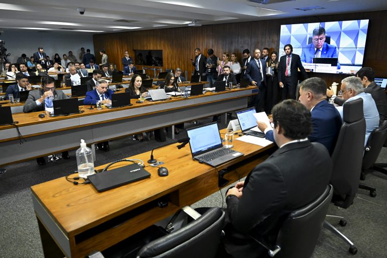 CPMI do INSS decide recorrer ao STF para restabelecer quebras de sigilo suspensas por Flávio Dino