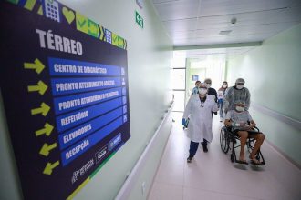 Novo Hospital do Sangue inicia atendimento à população e recebe primeiros pacientes transferidos em Manaus