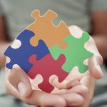 Comissão especial debate equipes multidisciplinares e terapias integradas para pessoas com autismo