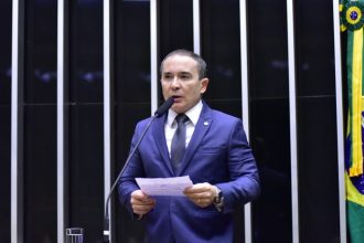 Projeto estende salário-maternidade a avós e irmãos em caso de morte da mãe