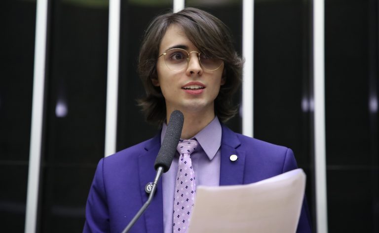 Projeto estabelece prioridade absoluta para saúde de crianças indígenas no SUS