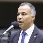 Projeto cria faixas exclusivas para cadeirantes em vias públicas de todo o país