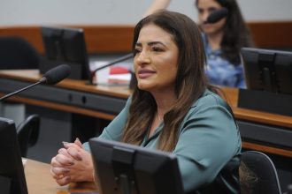 Projeto obriga aplicativos de transporte a oferecer opção de motorista mulher para passageiras