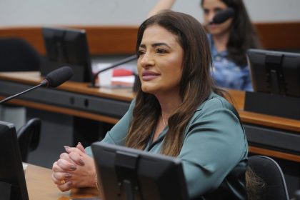 Projeto obriga aplicativos de transporte a oferecer opção de motorista mulher para passageiras