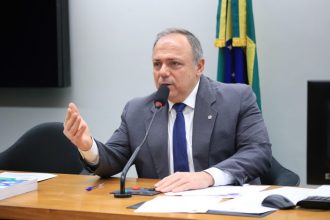 Comissão aprova regras para agilizar socorro por telefone em casos de engasgo