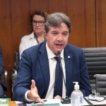 Comissão aprova novas regras sobre a oferta de veículos adaptados em serviços de transporte