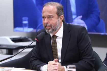 Comissão ouve ministro de Minas e Energia na próxima quarta-feira