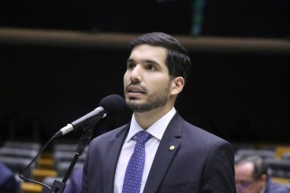 Proposta permite “toque rápido” no celular para motoristas de aplicativo em serviço