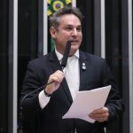 Comissão aprova proposta com regra para indenizar arma devolvida