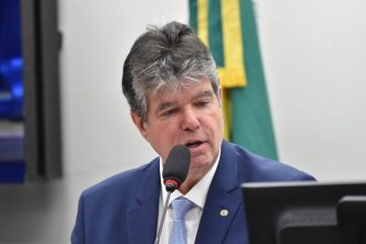 Comissão aprova regras de transparência para acompanhamento de processos no INSS