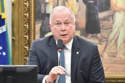 Comissão de Constituição e Justiça discute fim da escala 6X1 e redução da jornada de trabalho