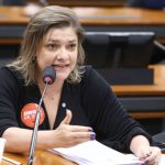 Comissão aprova isenção de taxa em concursos para beneficiários do Fies e do Prouni